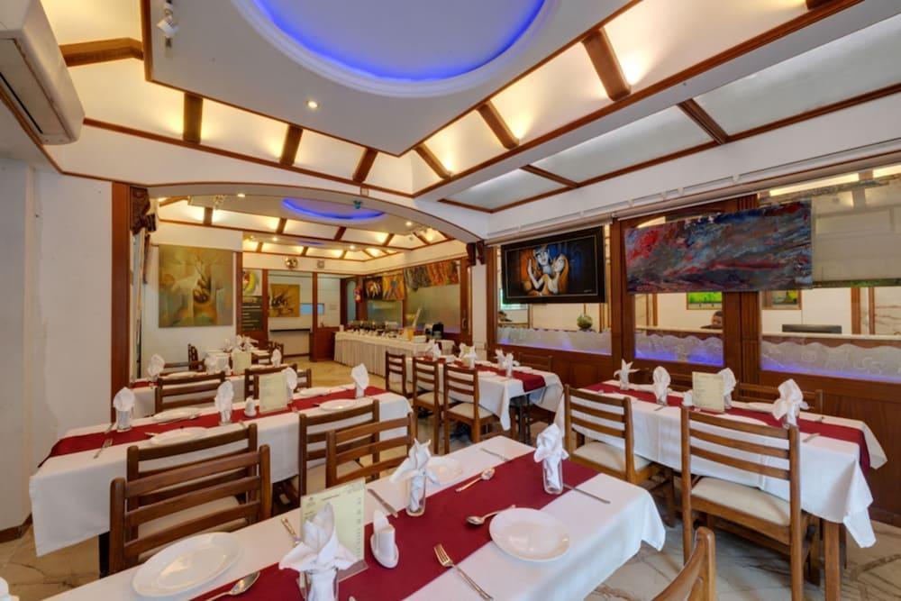 Regal Enclave Otel Mumbai Dış mekan fotoğraf