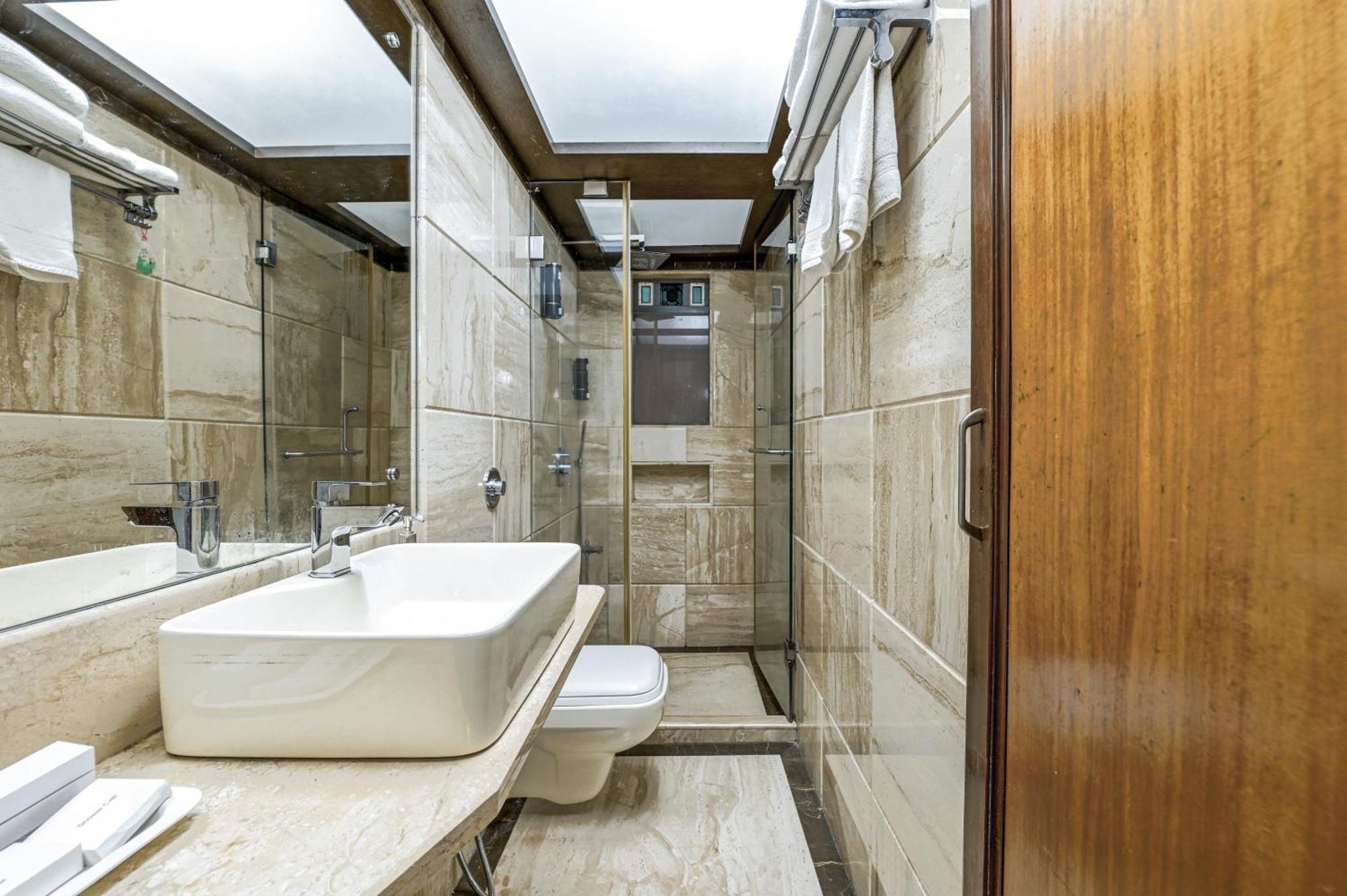 Regal Enclave Otel Mumbai Dış mekan fotoğraf