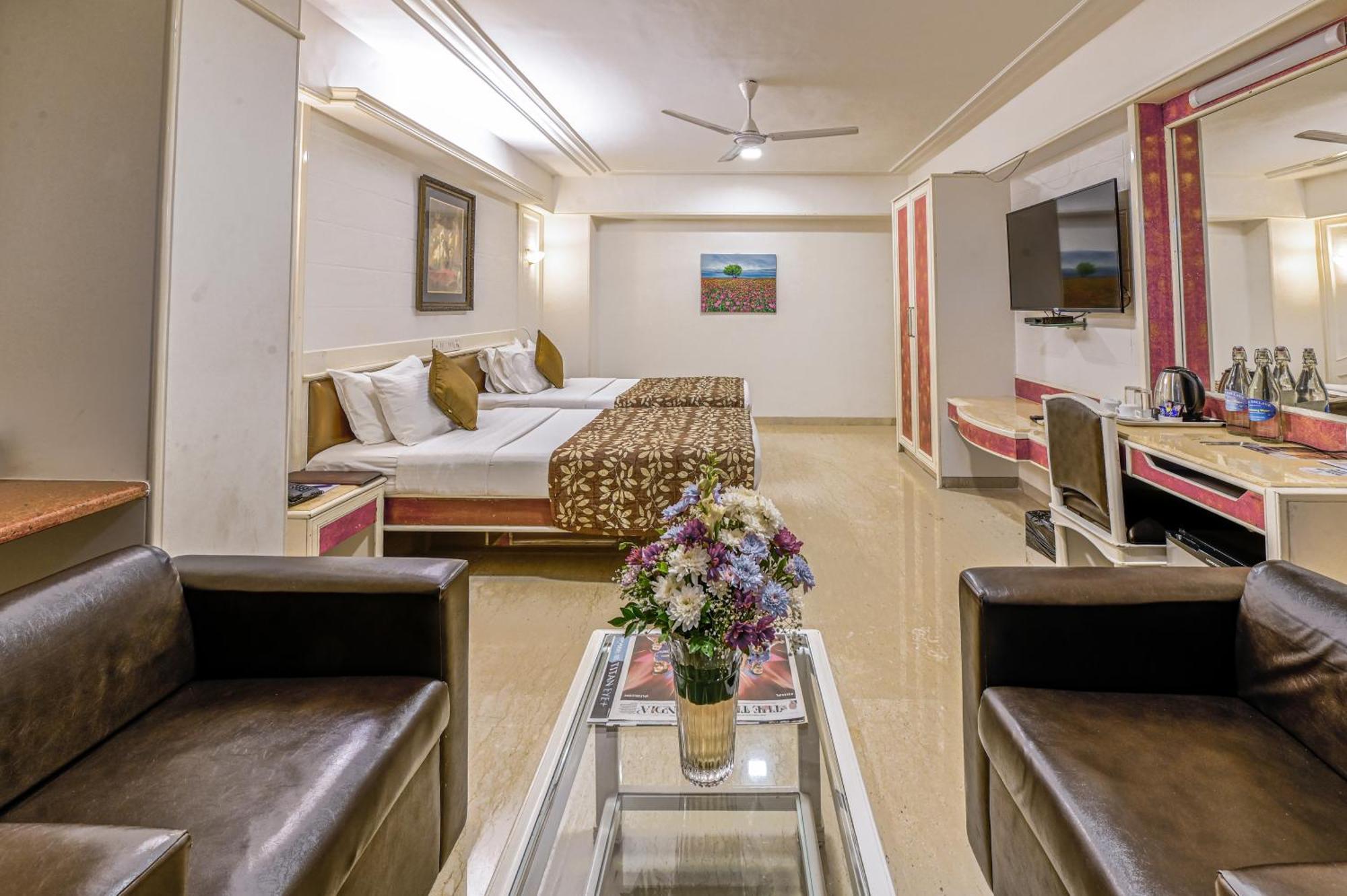 Regal Enclave Otel Mumbai Dış mekan fotoğraf