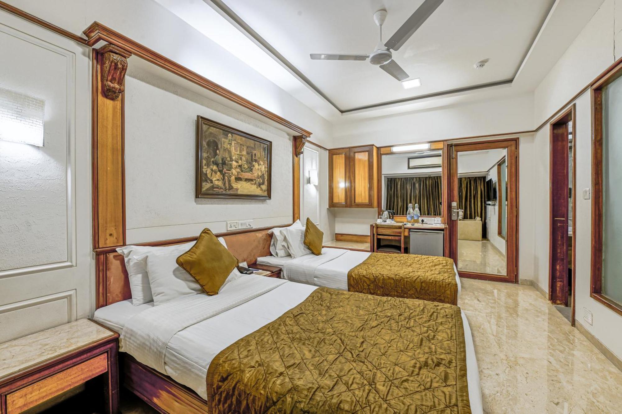 Regal Enclave Otel Mumbai Dış mekan fotoğraf