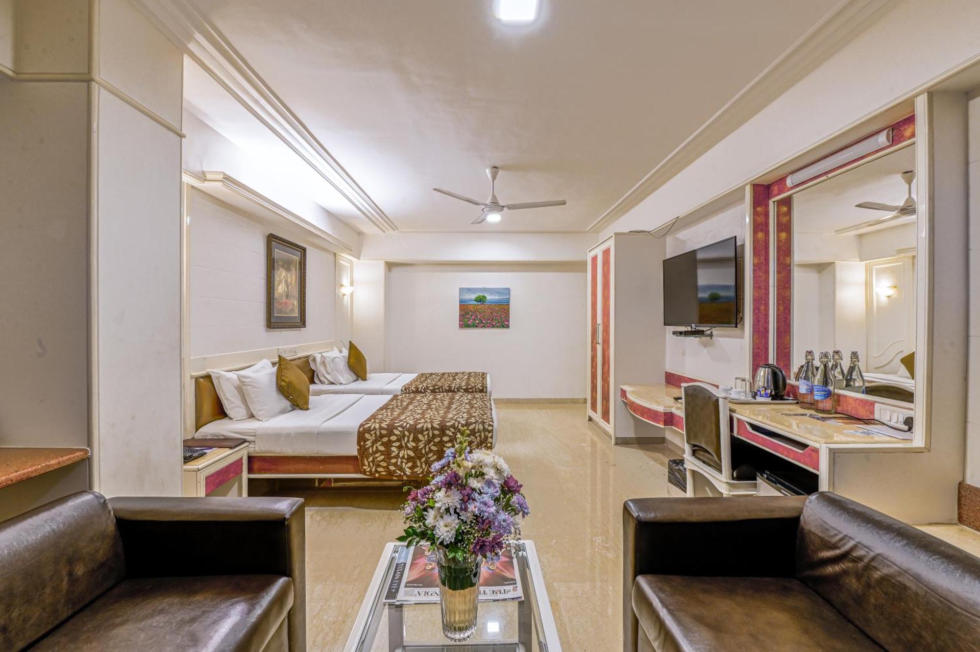 Regal Enclave Otel Mumbai Dış mekan fotoğraf
