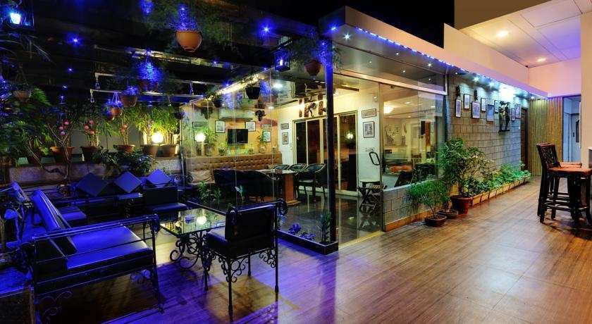 Regal Enclave Otel Mumbai Restoran fotoğraf